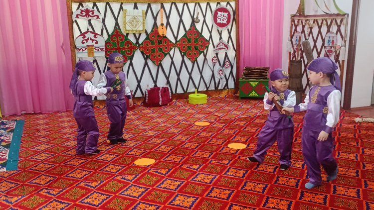 "Қош келдің,Әз наурыз" ортаңғы "Күншуақ" тобы, тәрбиеші А.Намбаева