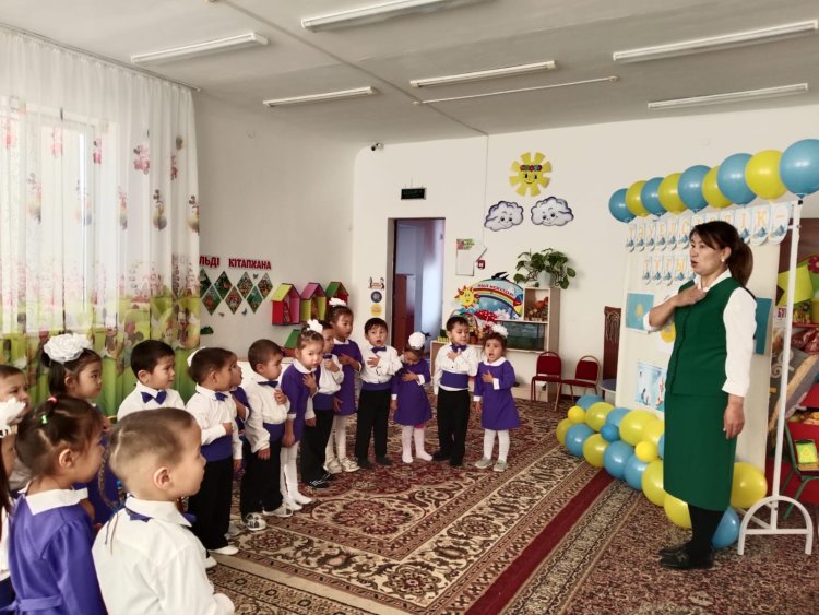 "Тәуелсіз ел-Қазақстан" тәрбиеші А.Естайбекова ортаңғы топ