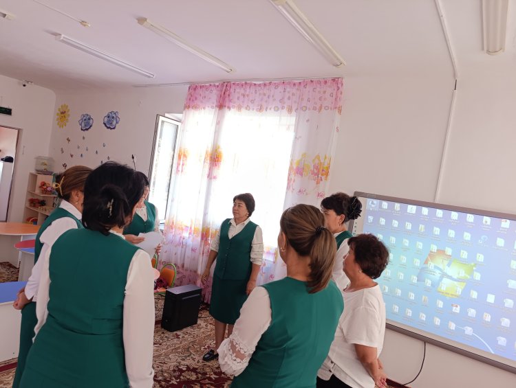 Педагогтармен тренинг "Көтеріңкі көңіл-күй жанға қуат береді"