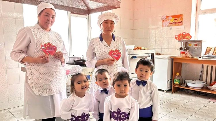 "Алғысым шексіз сіздерге" ортаңғы "Күншуақ" тобы тәрбиеші А.Естайбековна